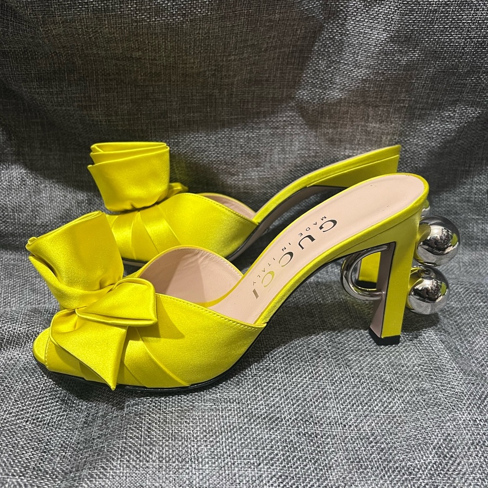 Gucci Yellow Satin Rose Mule Heels Size 37.5 - Picture 2 of 4